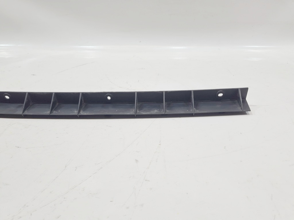 ŚLIZG ZDERZAKA TYŁ ŚRODEK MERCEDES W251 A2518851421 Product image