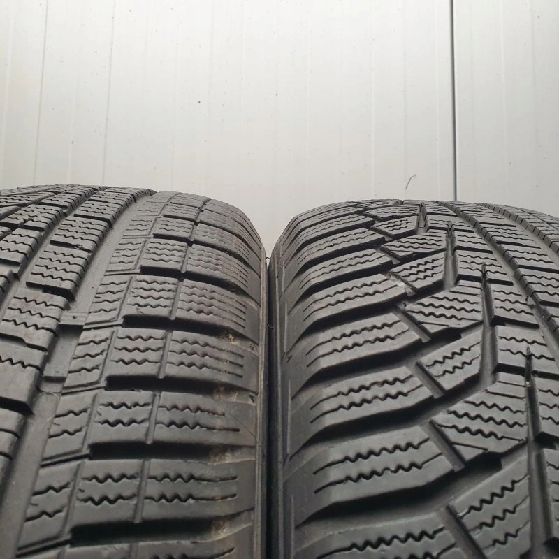 Anvelopă de iarnă Hankook Winter i*cept evo2 SUV W320A 215/70R16 100 T grip Product image