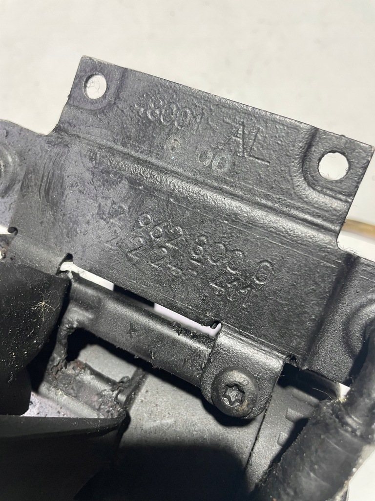 BMW E46 2.0 136KM FILTRU RĂCITOR DE CARBURANT 2247411 POMPA SECUNDARA Product image
