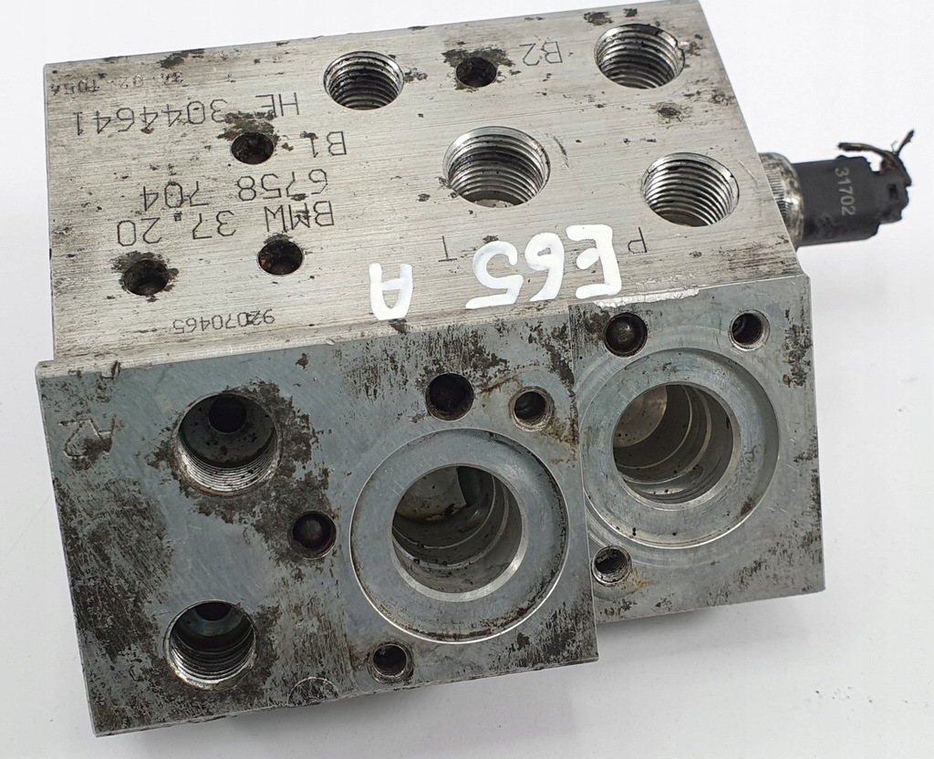 PLACA DE BAZ POMPA SUSPENSION BMW 7 E65 6758704 Product image