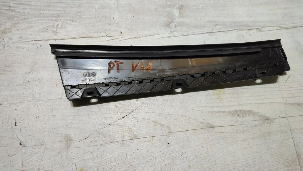 Volvo V40 II 2018 Bandă ușă laterală dreapta spate Product image