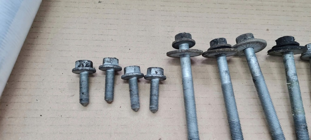 A6 C6 ȘURBUL SUSPENZIEI DE RIDICARE BRANCĂ DE LEAGĂN FAȚĂ Product image