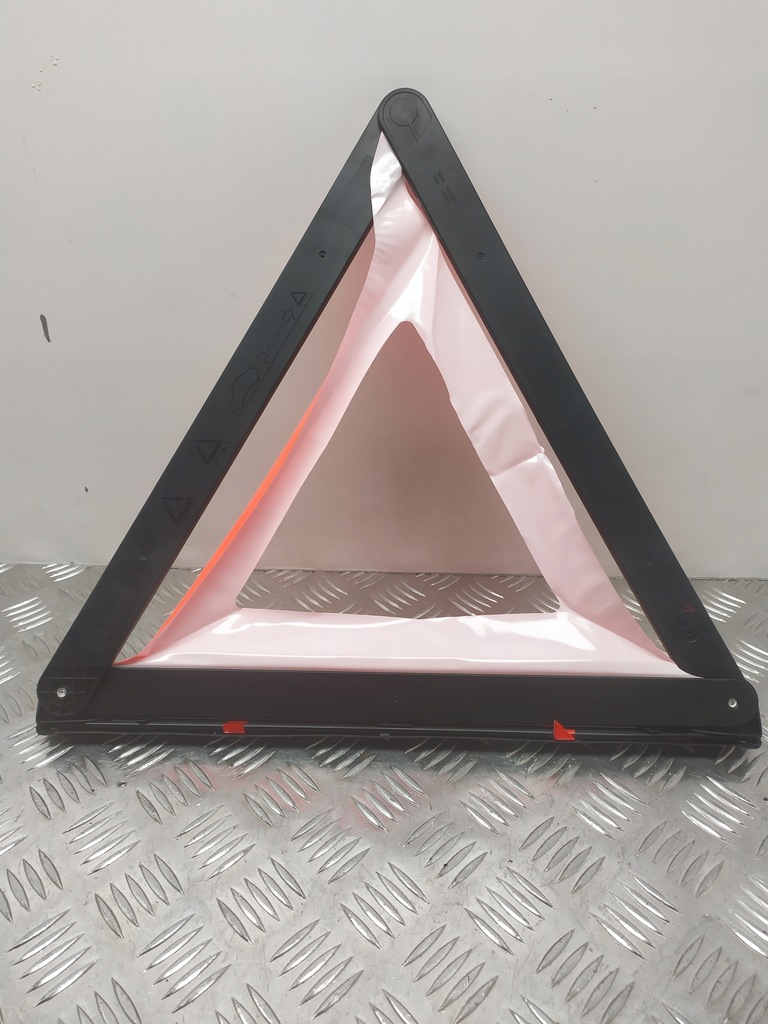 BMW F30 F10 F20 TRIANGUL DE AVERTIZARE 6770487 Product image