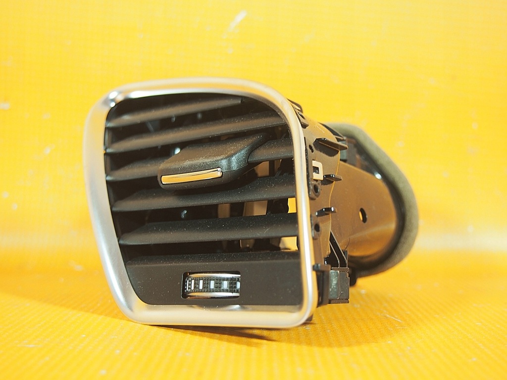 Orificii de aerisire consola Audi A5 8T COMP. 8t1820901g Product image
