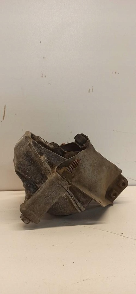 Audi Q5 Motor Pad a rămas 8R0199381B Product image