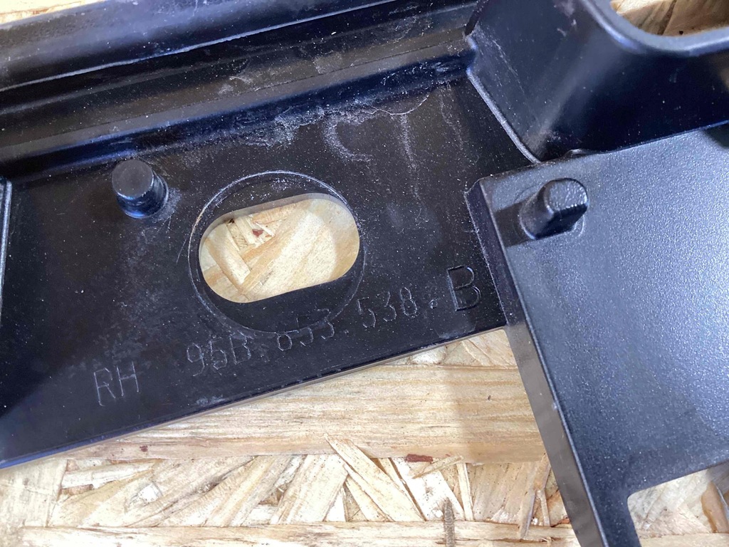 FIXARE CADRU PORSCHE MACAN, DREAPTA 95B853538B Product image