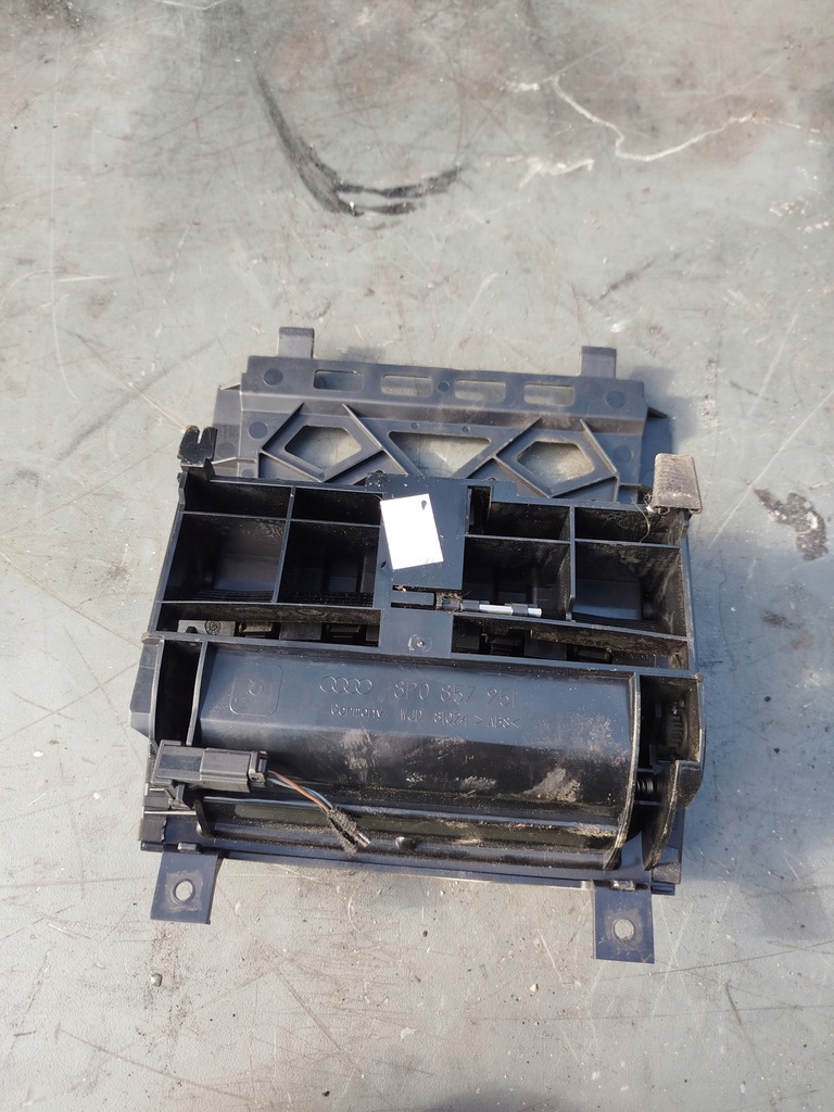 Audi A3 8p 8p0857951 scrumieră Product image