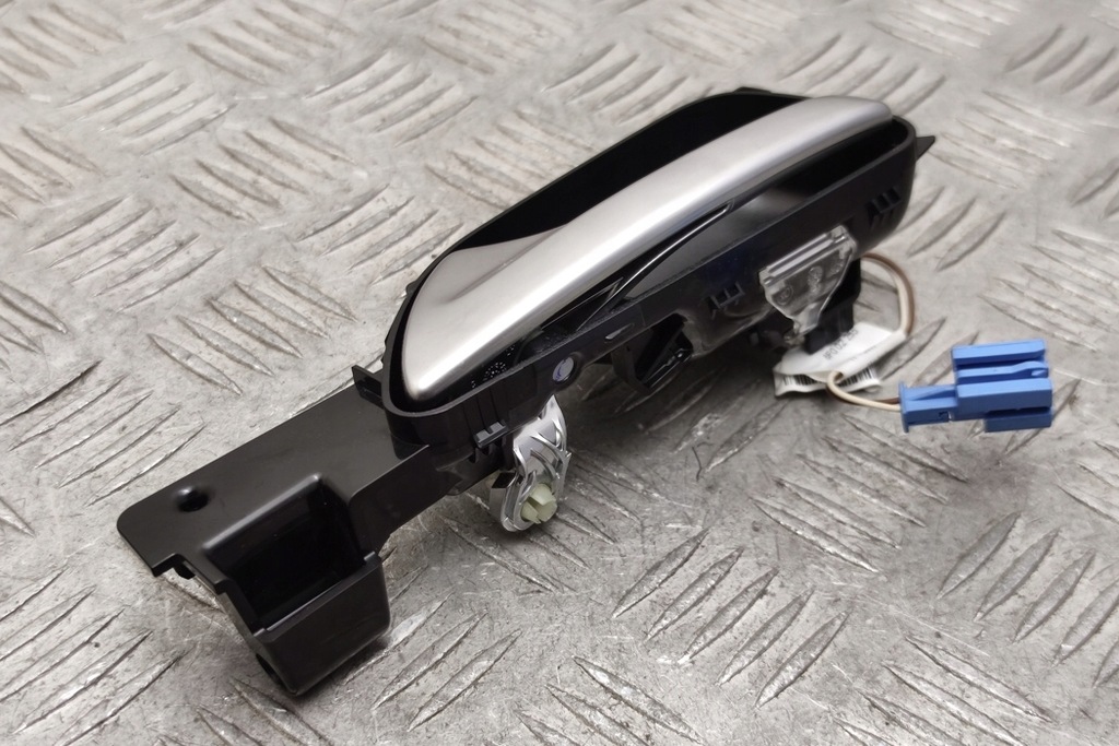 Mânerul intern stâng stânga Mercedes-Benz GLE (W166) A1667600561 2.1L Product image