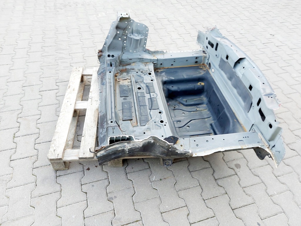CLASA C W205 COUPE Scaun spate, perete spate, podea portbagaj, lift 18 ani. Product image