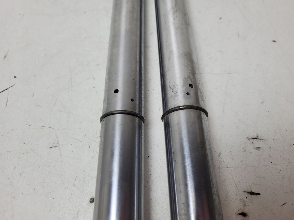 SUZUKI A100 73-78 LAGA TUBA SUSPENSION FATA STÂNGA DREAPTA 23010 Product image