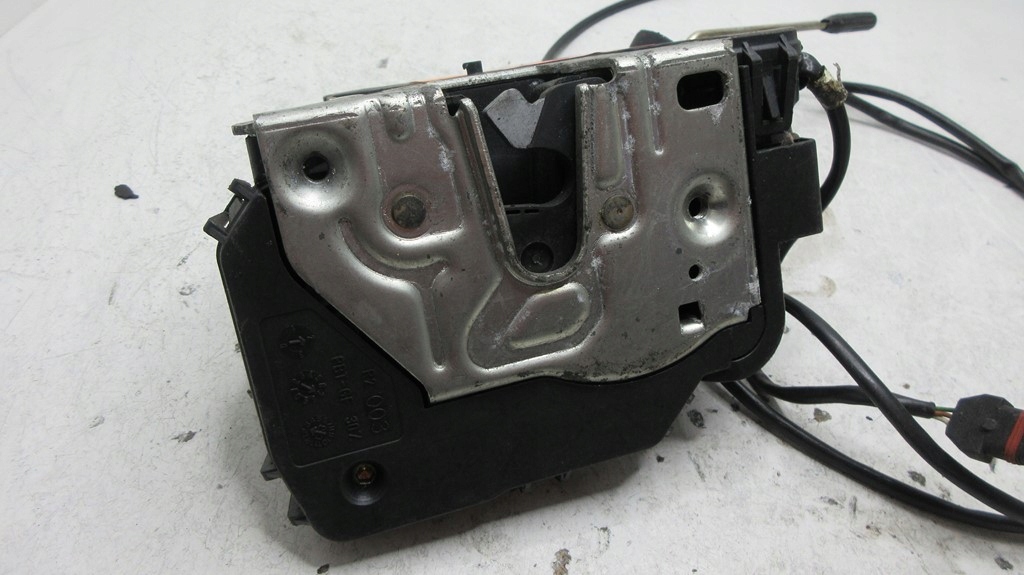 BMW E65 2087200235 Incuietoare dreapta, incuietoare fata dreapta Product image