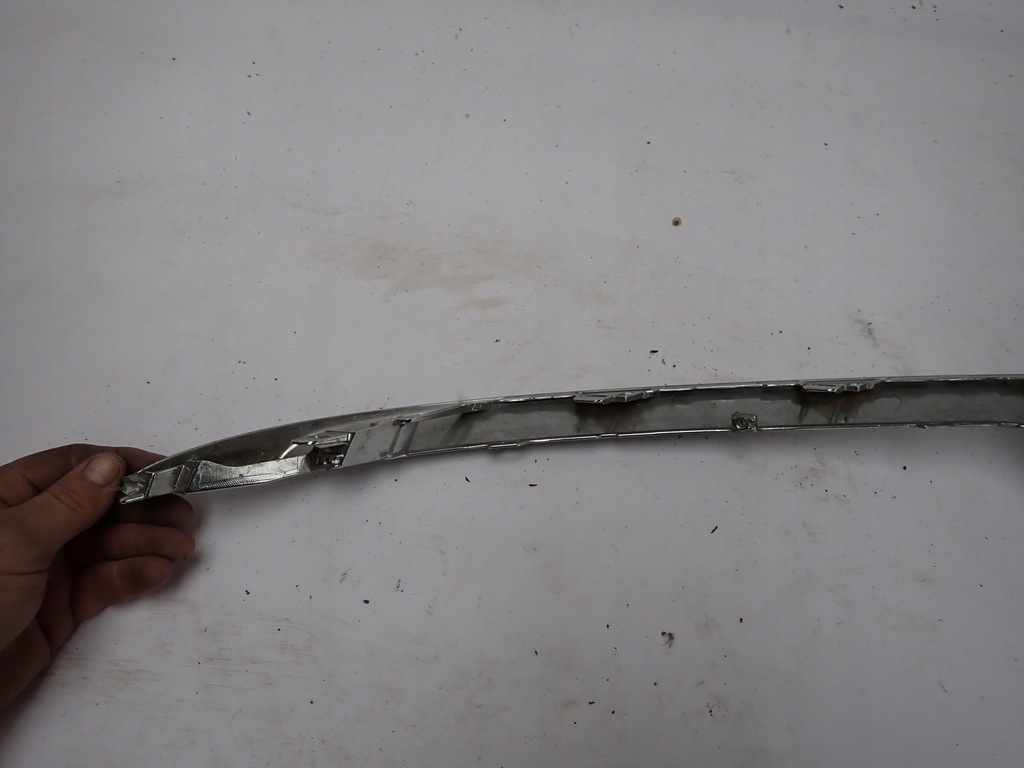 Suzuki Kizashi 09-13 Halter Grille Chrome Front Product image