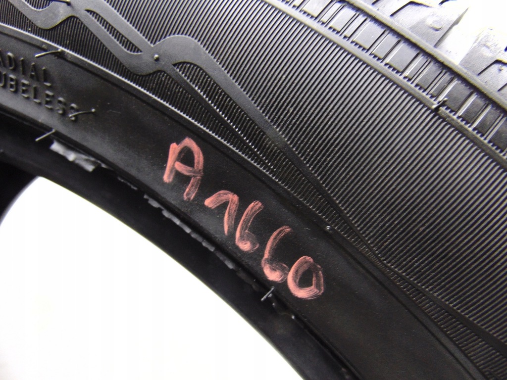 NOKIAN WR A4 PNEURI DE IARNĂ 245/45R19 R19 19 18 ani Product image