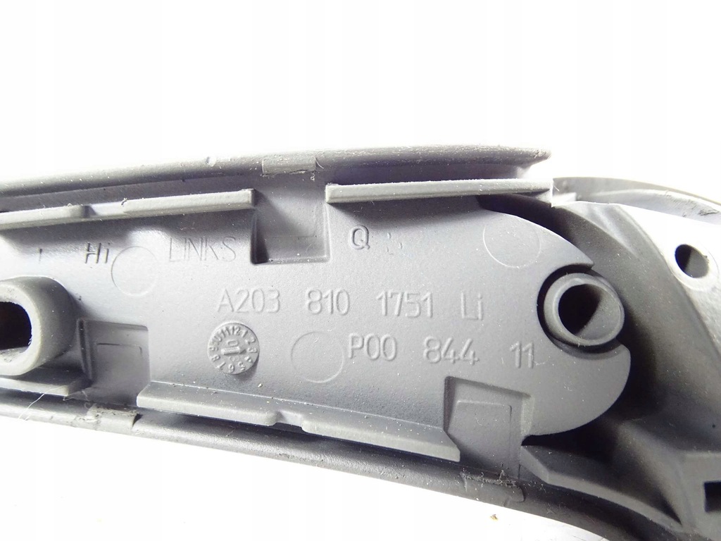 Mercedes Clasa C W203 MÂNER TAPIERIU PORTI, STANGA SPATE A2038101751 Product image