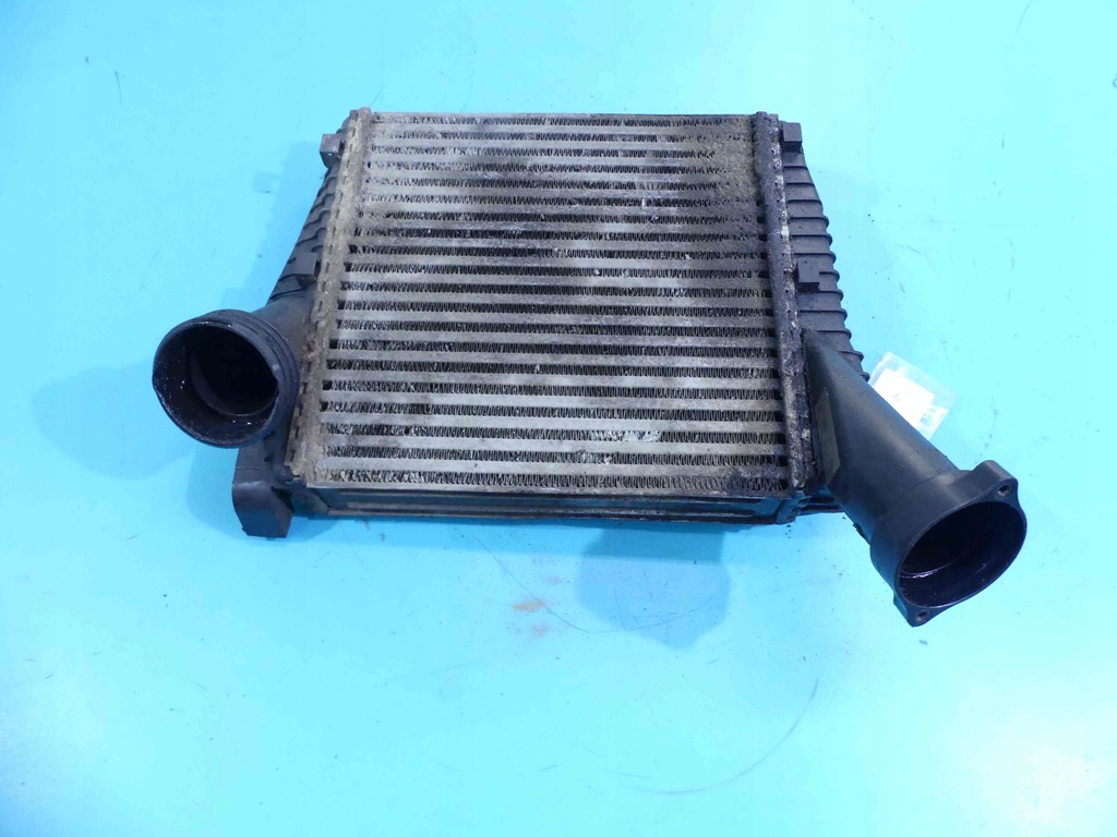 INTERCOOLER DREAPTA VW TOUAREG I 7L 3.0 TDI Product image
