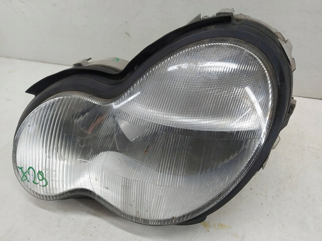 Mercedes-Benz Clasa C 203 W203 reflector fata stanga lampa fata Product image