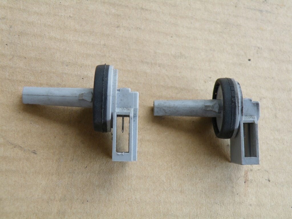 Senzor de temperatură intern VW Passat B5 FL lift Golf IV 4 1J0907543A Product image