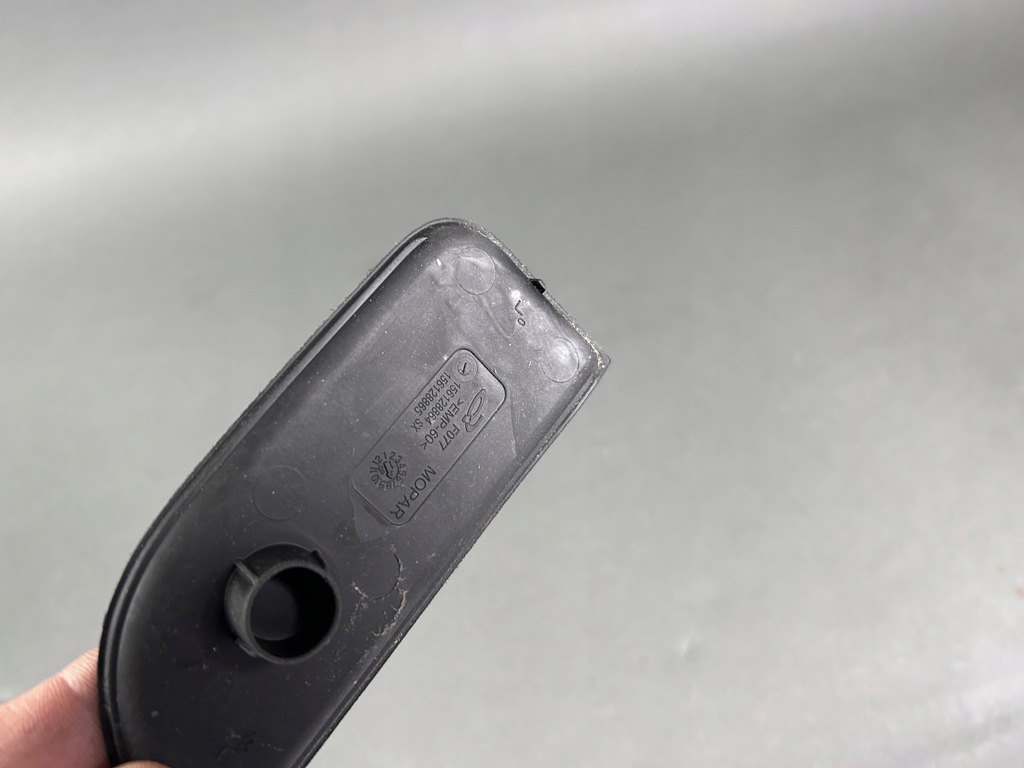 Alfa Stelvio insert ușă covor STÂNGA 156128864 Product image