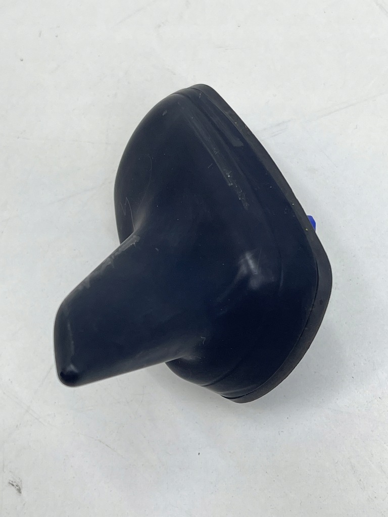 AUDI A4 B8 A5 8T A6 C7 modul de antenă de acoperiș rechin GPS NEGRU MAT Product image