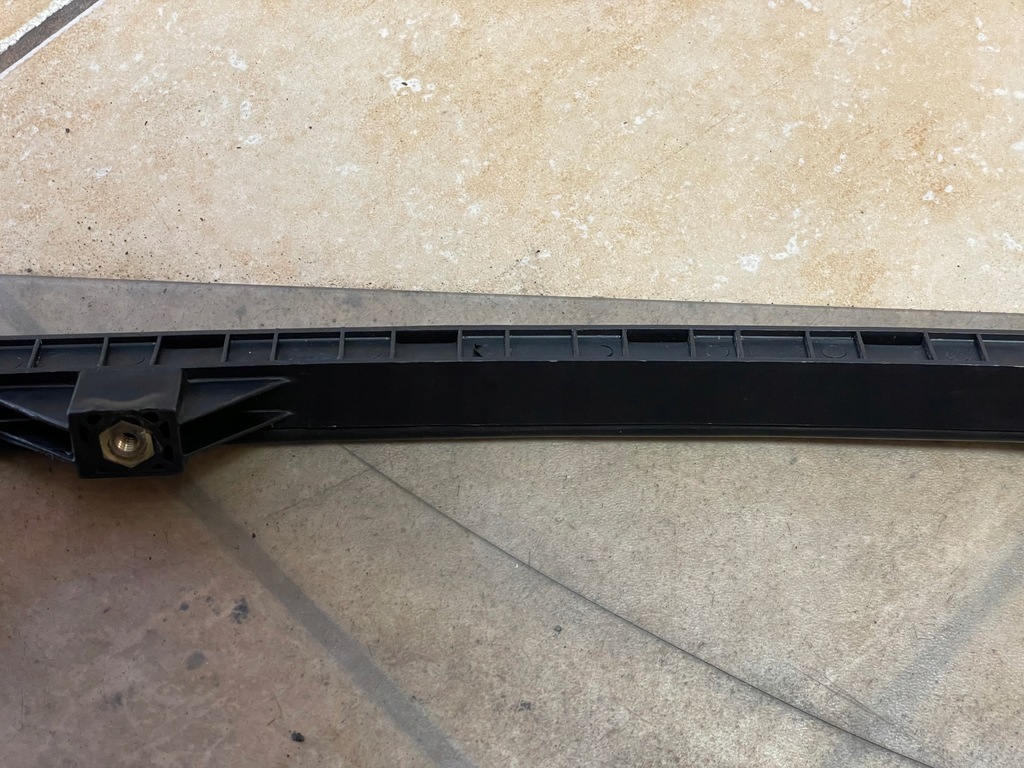 Hyundai OE 83520-2L000 ghidaj geam spate dreapta I30 Product image