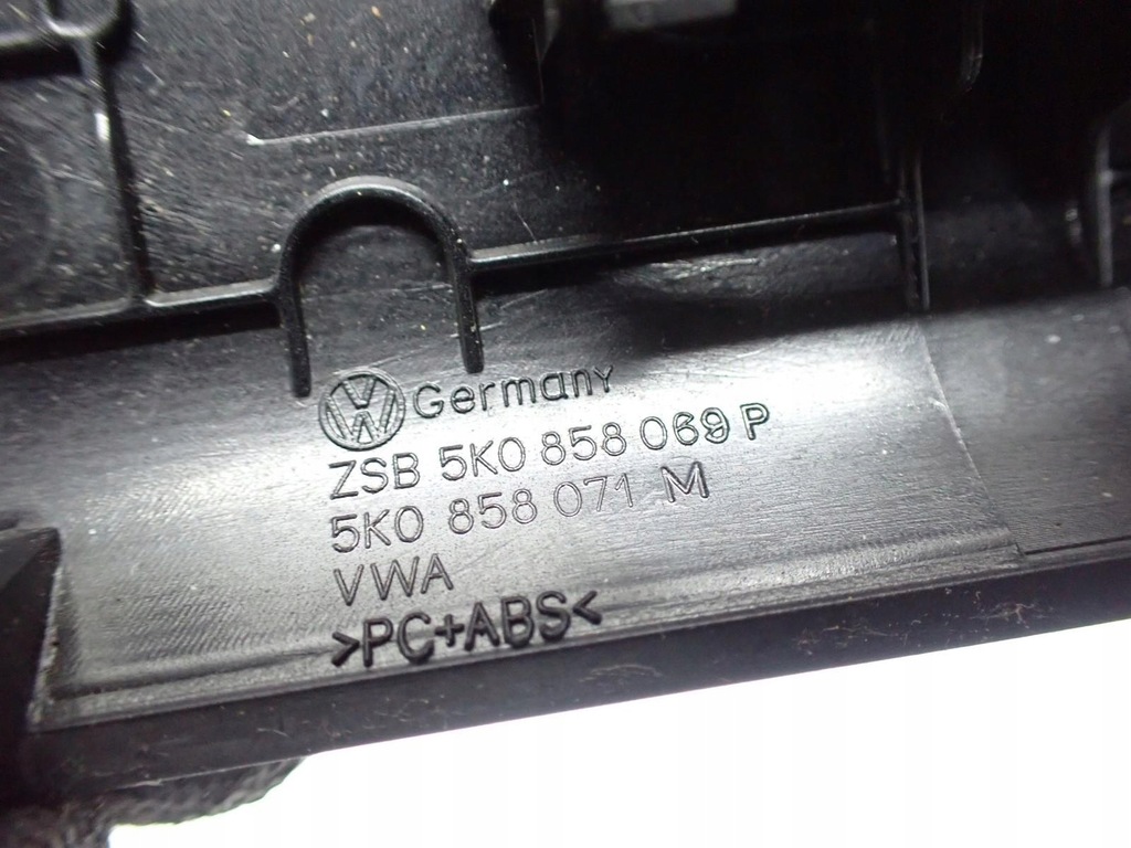 PANOU CADRU CONSOLA DE AER EUROPA 5K0858069P VW GOLF VI 11R Product image
