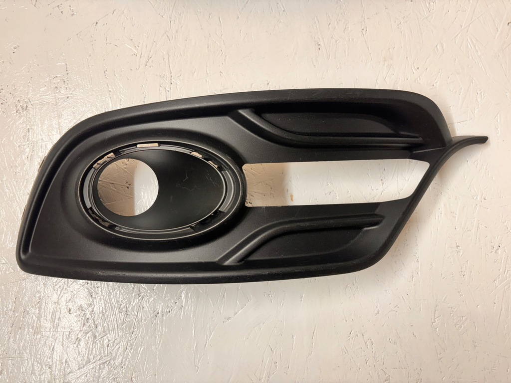 RENAULT MEGANE III LIFT - GRARA BARA SFASTA STÂNGA 261A32193R DREAPTA 261A25882R Product image