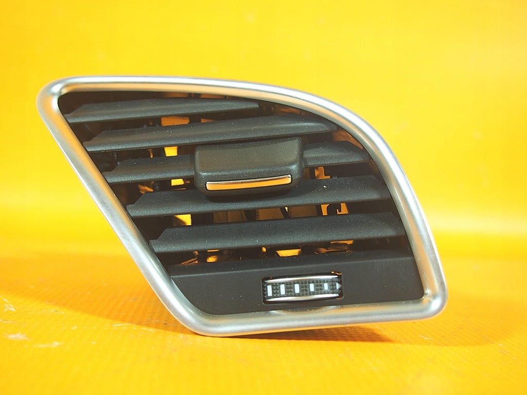 Audi A5 8T LIFT 50KM Iluminat Consolă Grături de aerisire SET Product image