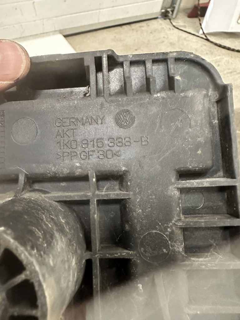 VW Touran și baza de locuințe a bateriei 1K0915333B Product image