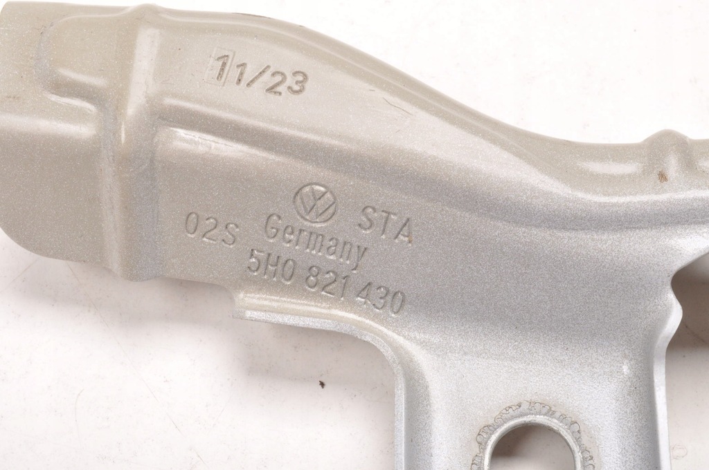 Volkswagen Golf VIII Musek Fixing 5H0821430 Right HB 5D Product image