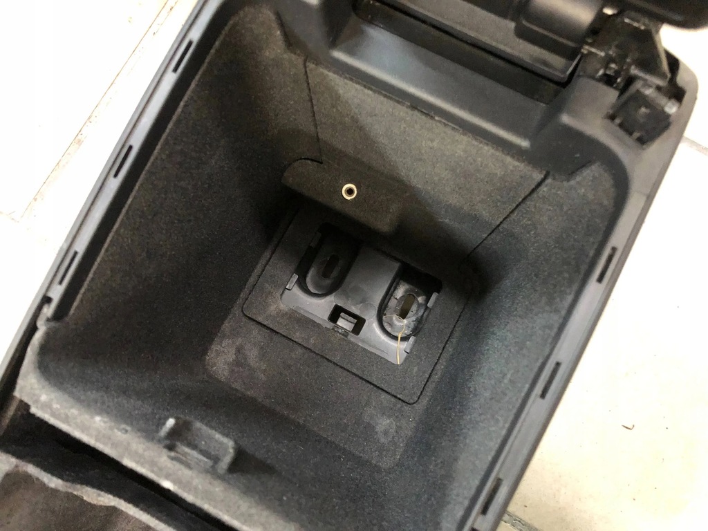 TUNEL CENTRAL COTIERA VOLVO S40 V50 30755375 Product image