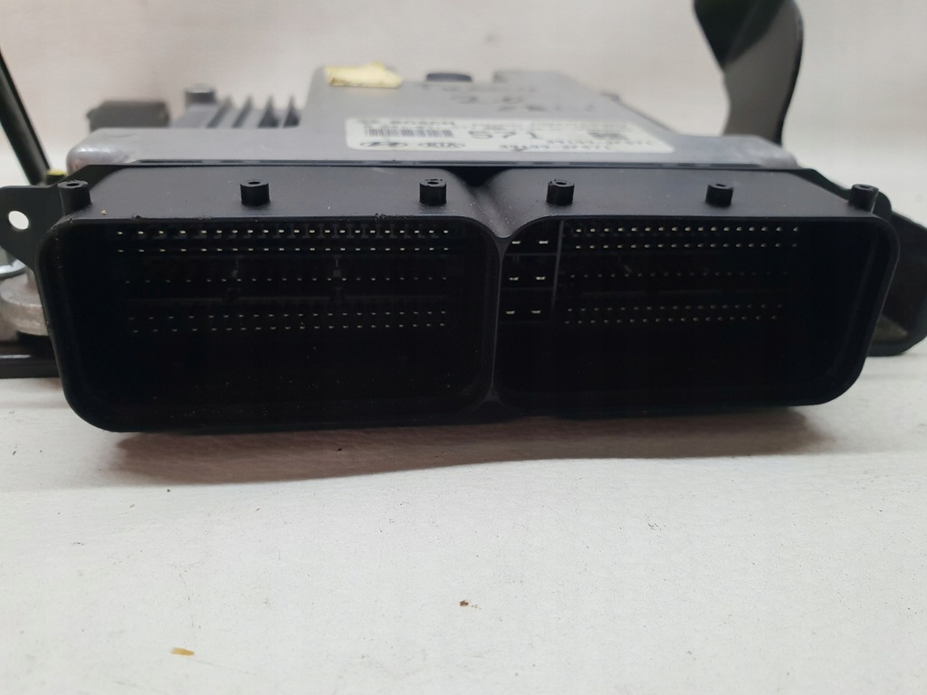 Hyundai Tucson III 15-20 Controller de motor computer 39199-2F571 0281031577 Product image