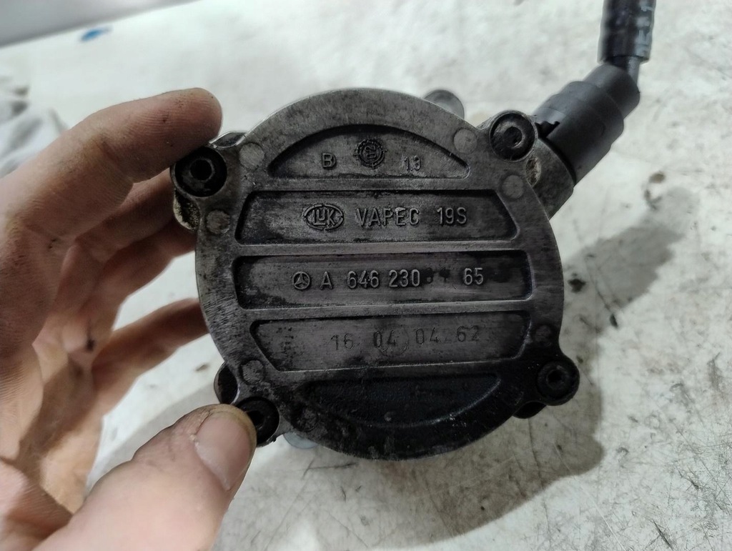 POMPA VACU VACUUM MERCEDES W203 2.2 CDI A6462300165 Product image