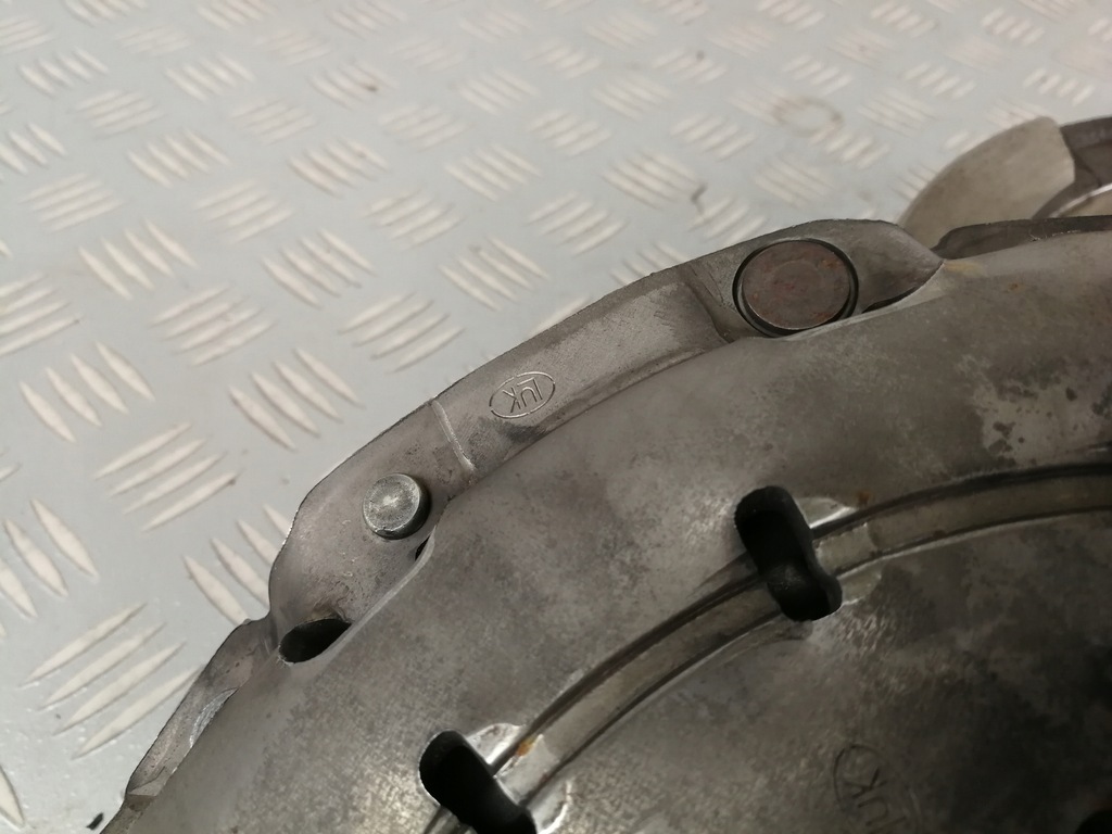 7614326 7614327 placa de presiune ambreiaj volanta dubla masa BMW F20 F21 F22 1.5 T Product image