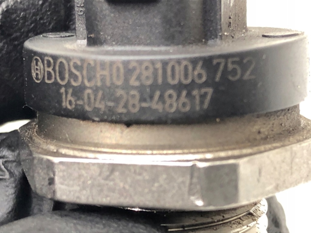 SENSOR PRESIUNE CARBURANT OPEL COMBO D 55269777 0281006752 1.3 90KM Product image