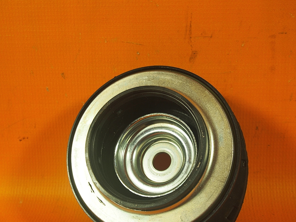 Rulment pentru suport amortizor Audi Q3 83A SB 18KM 5q0412331e / 5q0412249f Product image