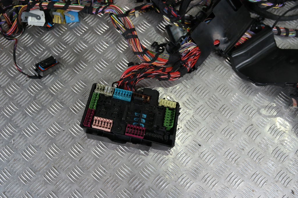 MERCEDES W205 AMG 6.3 COMBI INSTALARE INTERIOARĂ Product image