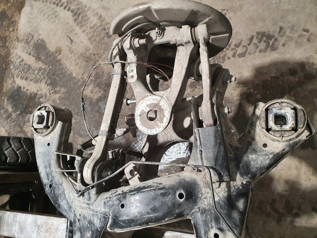 SUSPENSIE FUNDA SPATE BMW X5 X6 F15 F16 2.0D Product image