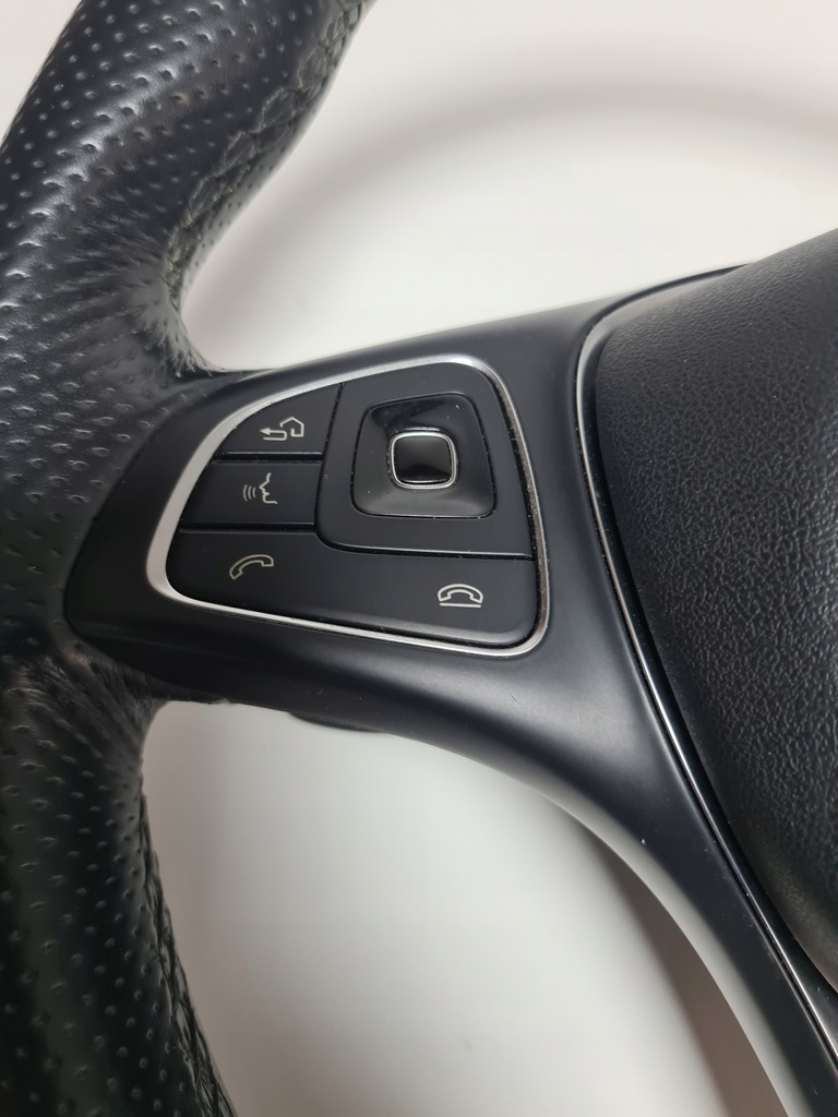 B47- Mercedes-Benz E W213 Pernă volan multif. LAME A0004606600 Product image