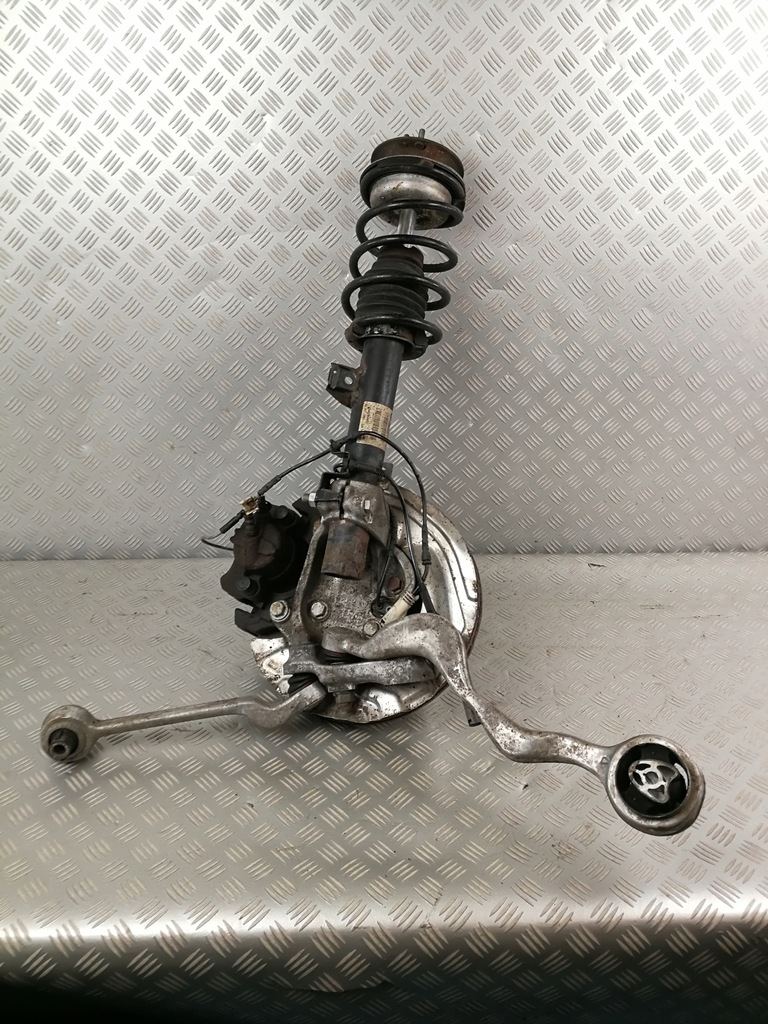 6764443 mcperson clemă articulație brațe de comandă bară stânga față BMW E90 E91 LCI Product image