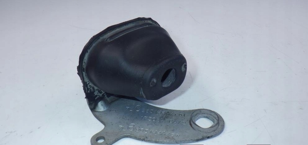 MONTARE SUPORT GOMA ESCAPATA 7L6253144A AUDI Q7 Product image