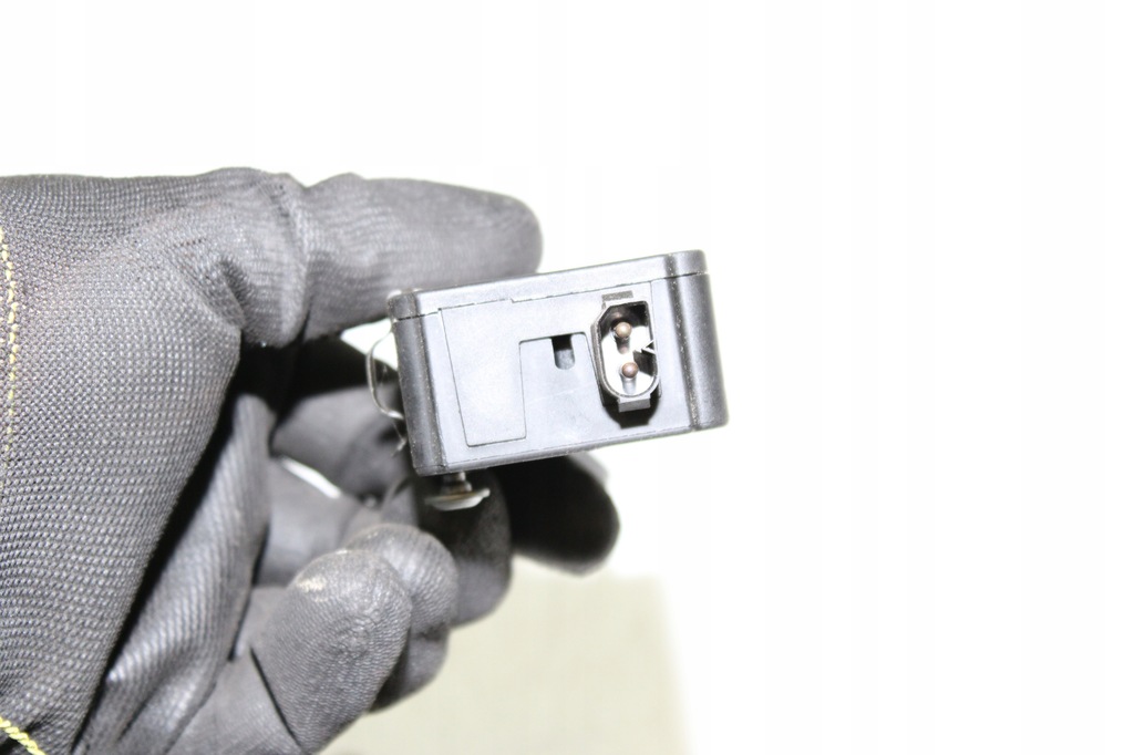 Dispozitiv de blocare a clapetei rezervorului de combustibil BMW e46 sedan break coupe cabrio 8372240 Product image