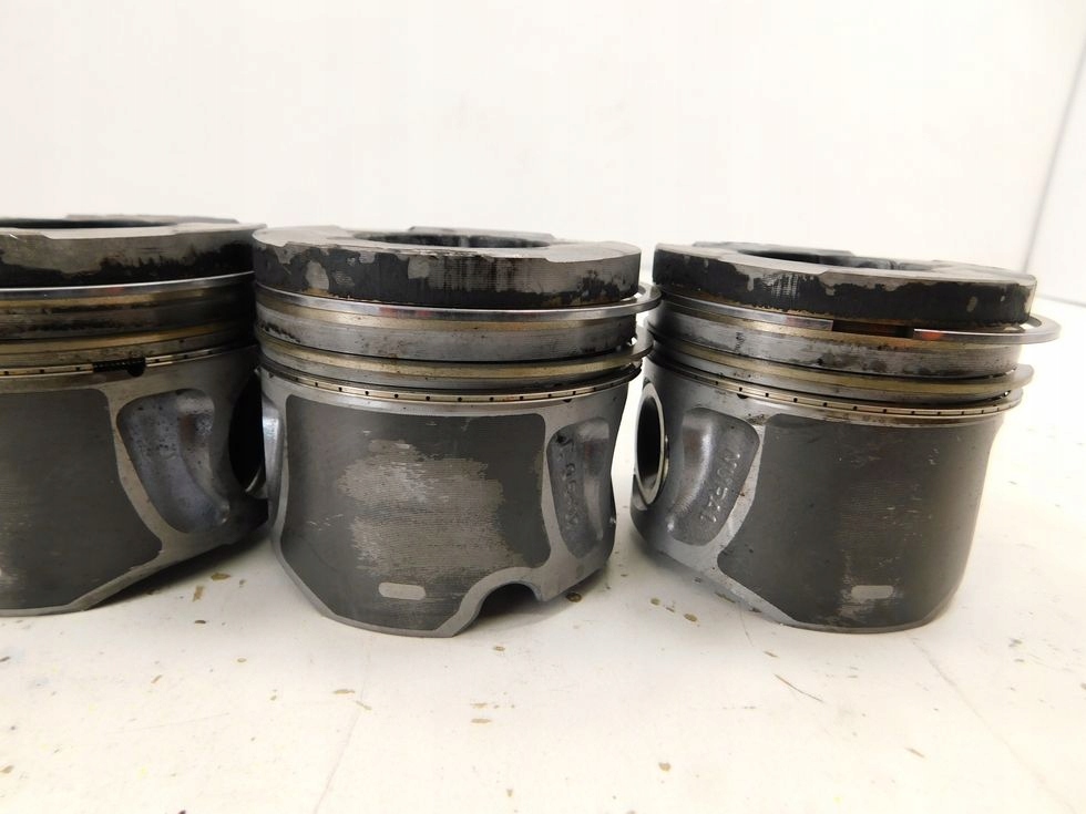 Set 4 pistoane Alfa Romeo 159 1.9 JTDM piston Product image