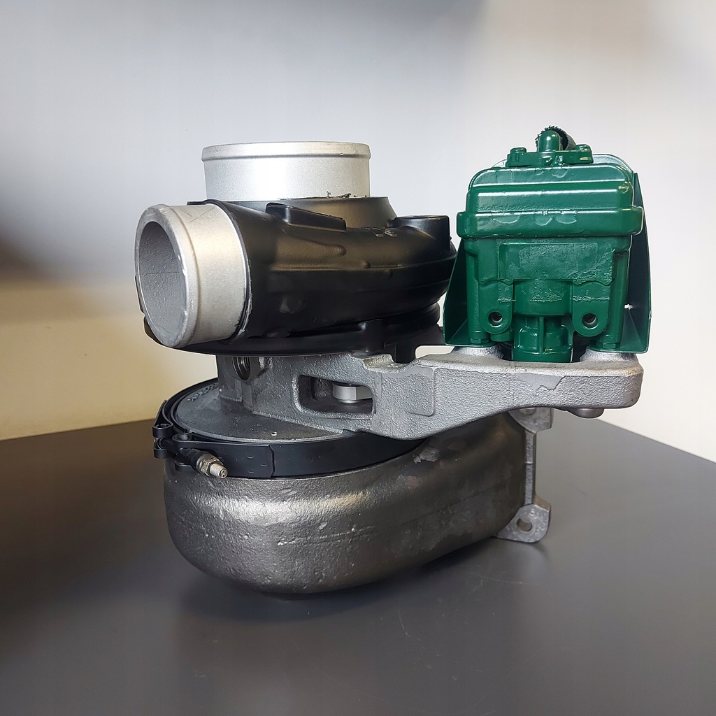 Turbocompresor BorgWarner Steyr 6250 6270 6300 Terrus CVT Product image