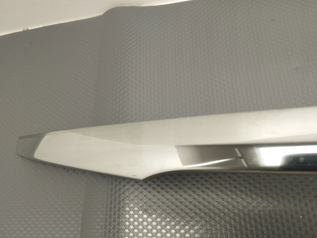 MERCEDES W205 BANDA CAPAC CROMAT A2057430082 Product image