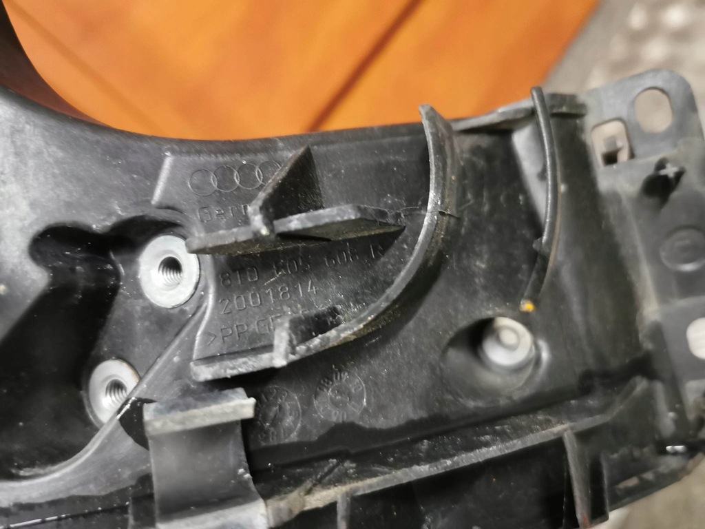 BAZ DE LAMPĂ AUDI A5 OE 8T0805608R Product image