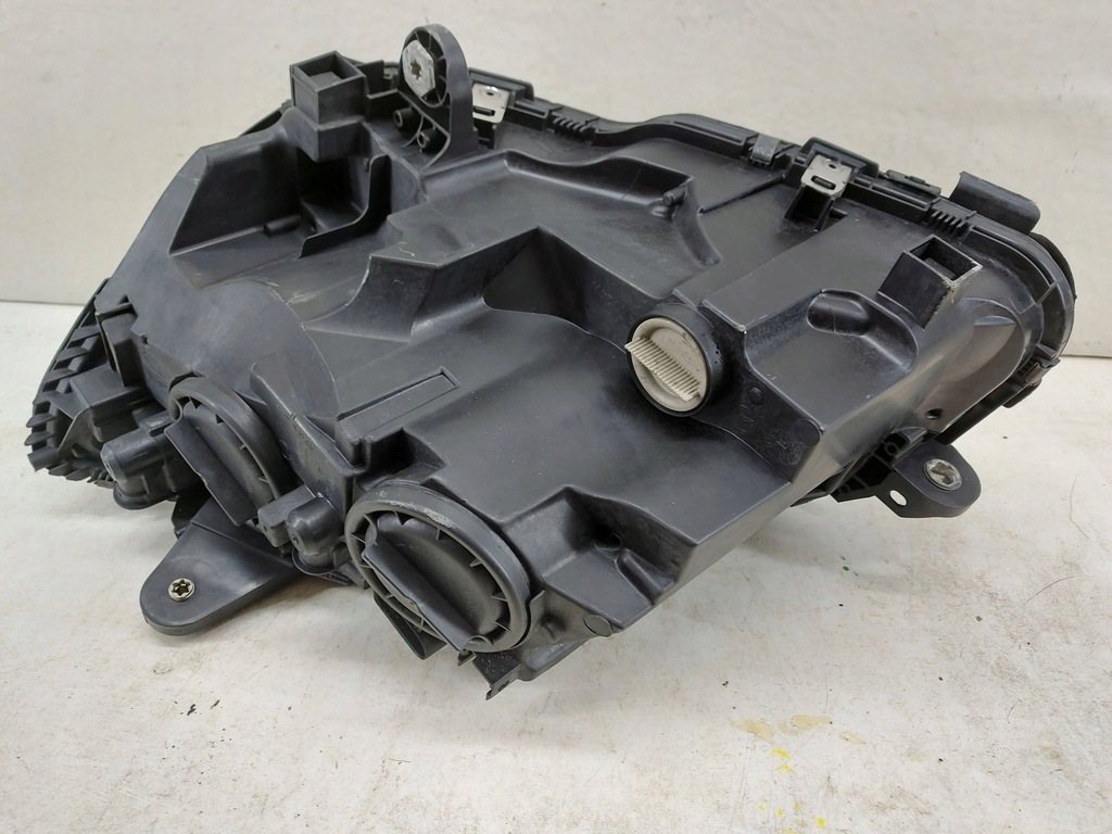 Mercedes-Benz C Clasa 205 H7 W205 H7 Fața frontală a lămpii din față Product image