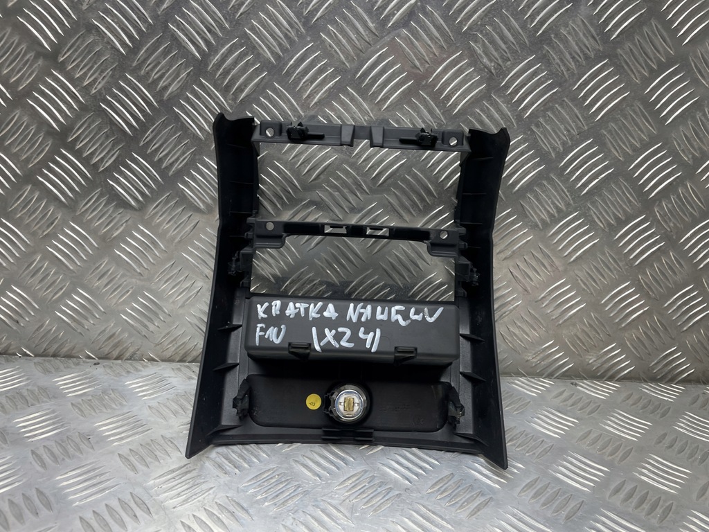 CAPAC BMW F10, PLACA CONSOLĂ TUNEL CENTRAL, LAMPĂ ȚIGĂRI SPATE 9206664 Product image