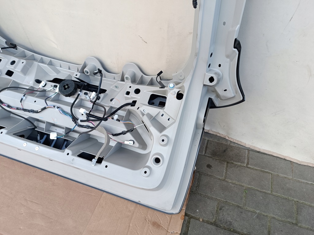 Nissan Ariya Capcana din spate dreaptă Product image