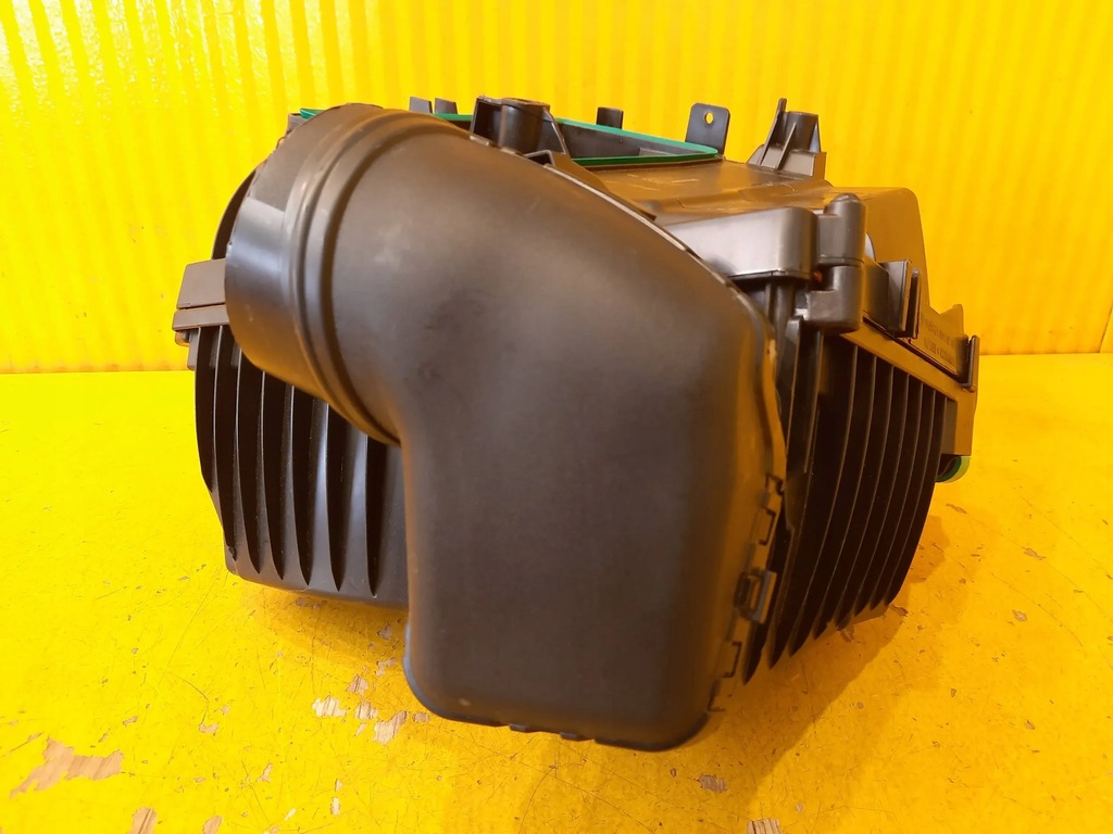 Mercedes CLA W118 GLB X247 CARCASA FILTRU AER A6540900201 Product image