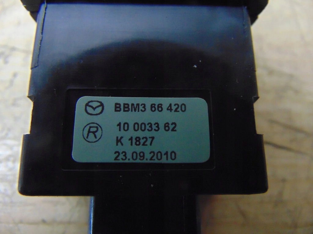 COMUTATOR ÎNCĂLZIRE SCAUNE MAZDA 3 BL 09-13 Product image